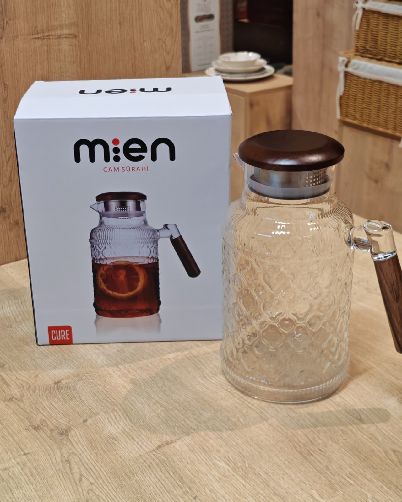 DESENLİ CAM SÜRAHİ 1800 ML