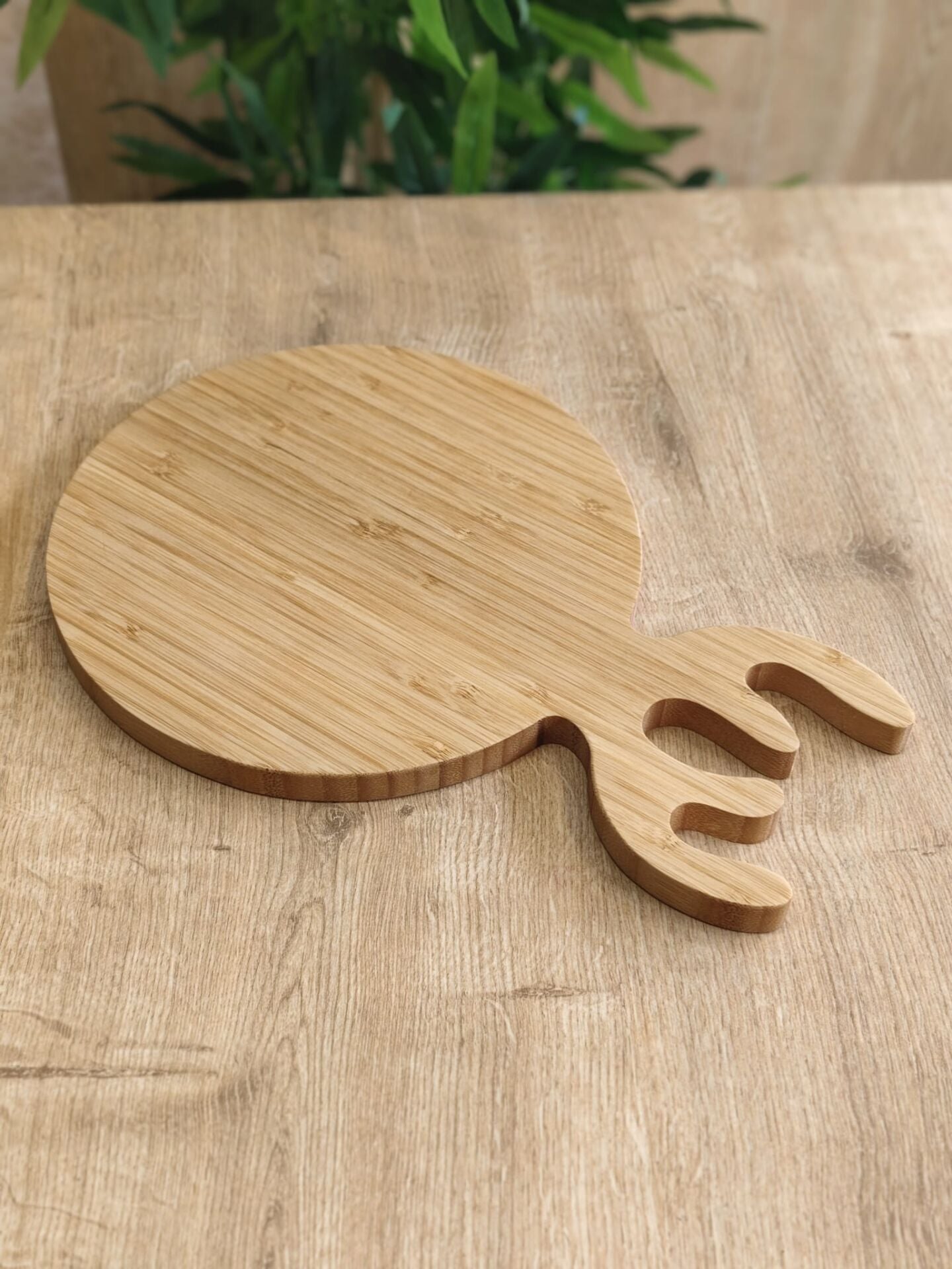 MİEN 32CM GEYİK BAMBU KESİM PANOSU